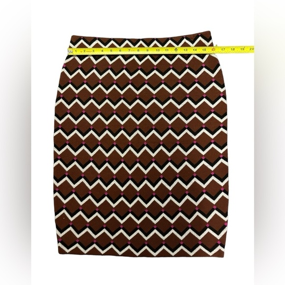 TRINA TURK Knit Merino
Wool Bodycon Pencil Geometric Print Skirt Sz medi… - Picture 8 of 9